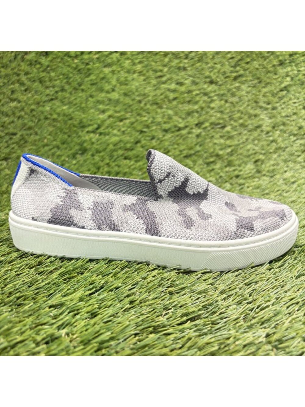 Rothy's The Kids Boys Size 2Y Gray White Casual Walking Slip-On Shoes Sneakers